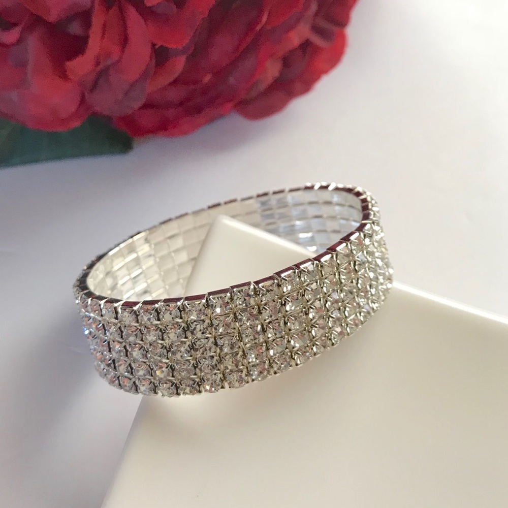 New Classy Rhinestone Small Bracelet